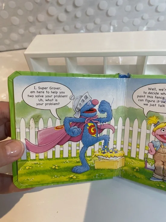 Sesame Street Grover figure & mini book - Picture 7 of 7